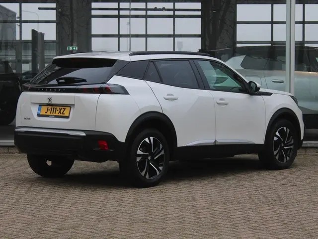 Peugeot 2008 1.2 PT Blue Lease Allure 2020 Benzine 6