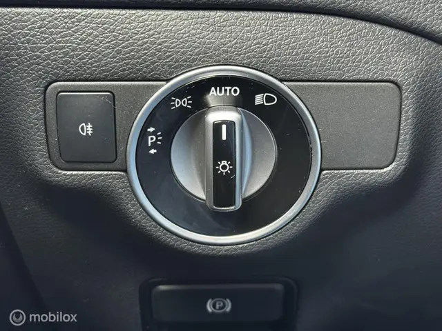 Mercedes-Benz GLA 180 Prestige 2016 Benzine 19