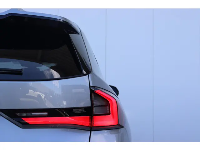 BMW iX1 eDrive20 67 kWh 2025 Elektrisch 8