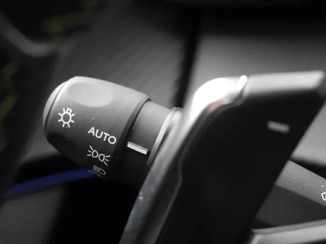 Peugeot 2008 1.2 Hybrid 145 GT 2025 Hybride Benzine 19