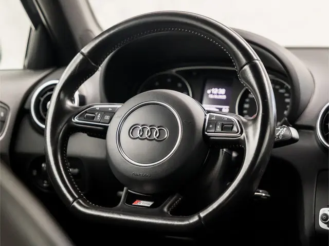 Audi A1 1.8 TFSI S-Line Sport 2015 Benzine 21