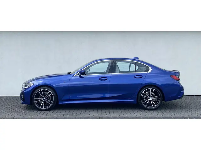 BMW 3 Serie 318i Business Edition Plus 2021 Benzine 13