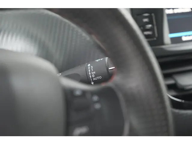 Peugeot 2008 PureTech 130 GT-Line 2019 Benzine 34