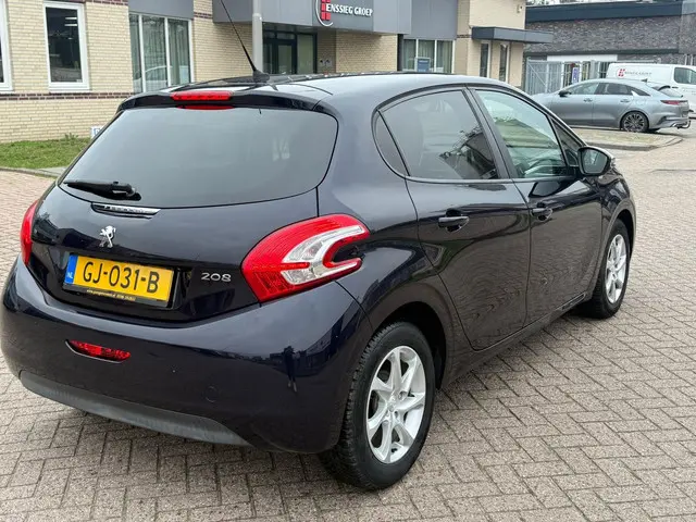 Peugeot 208 1.2 PureTech Style 2015 Benzine 6