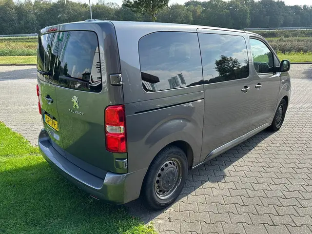 Peugeot Traveller 2