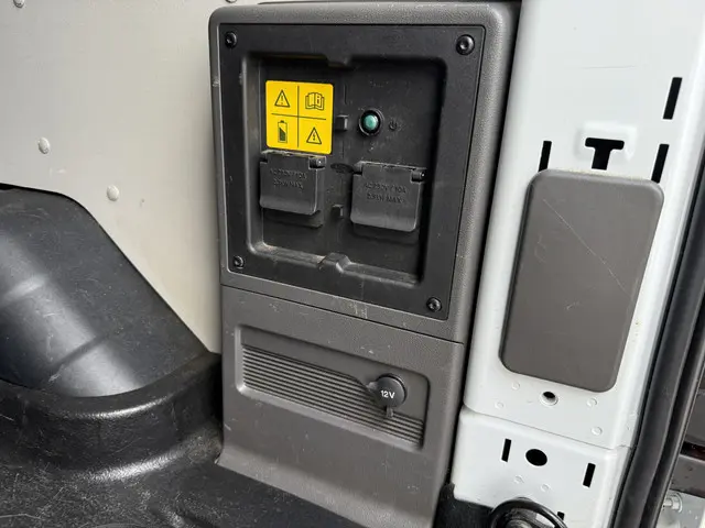 Ford E-Transit 75kWh 184PK 2023 Elektrisch 17