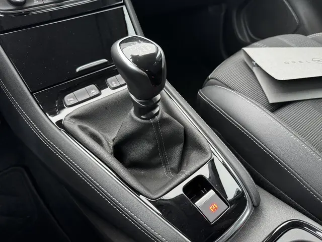 Opel Grandland 1.2 Turbo GS 2024 Benzine 22