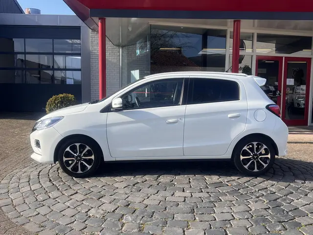 Mitsubishi Space Star 2