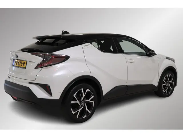 Toyota C-HR 2