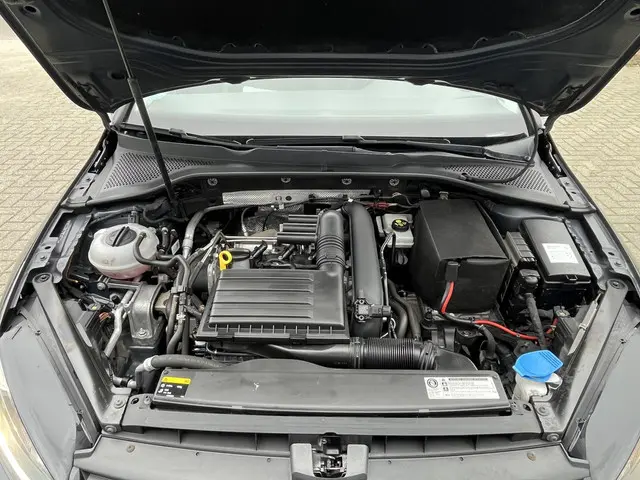 Volkswagen Golf 1.2 TSI Business Edition 2015 Benzine 40