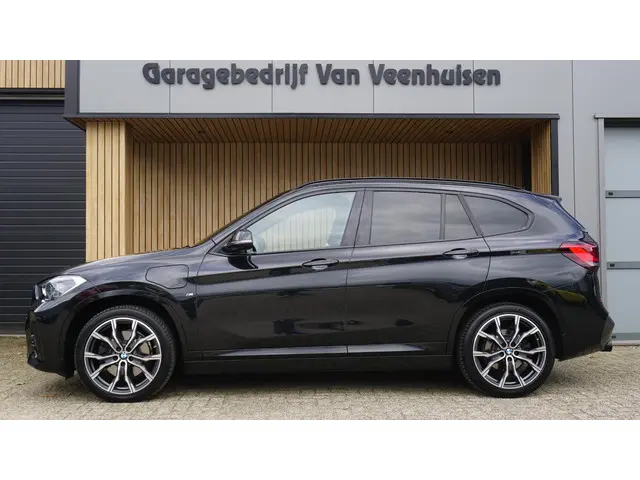 BMW X1 xDrive25e 220pk M-Sport 2021 Hybride Benzine 2