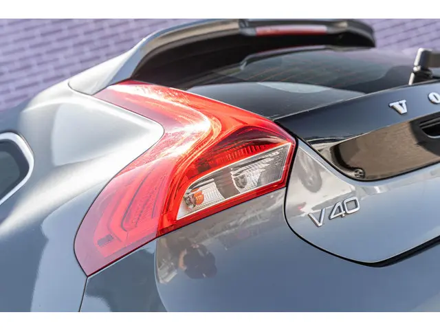 Volvo V40 T3 Momentum Automaat 2015 Benzine 15