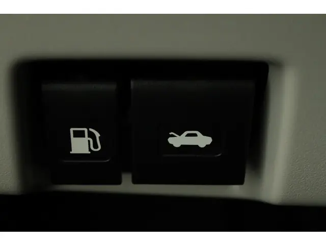 Suzuki Swift 1.2 Select Smart Hybrid 2025 Benzine 44