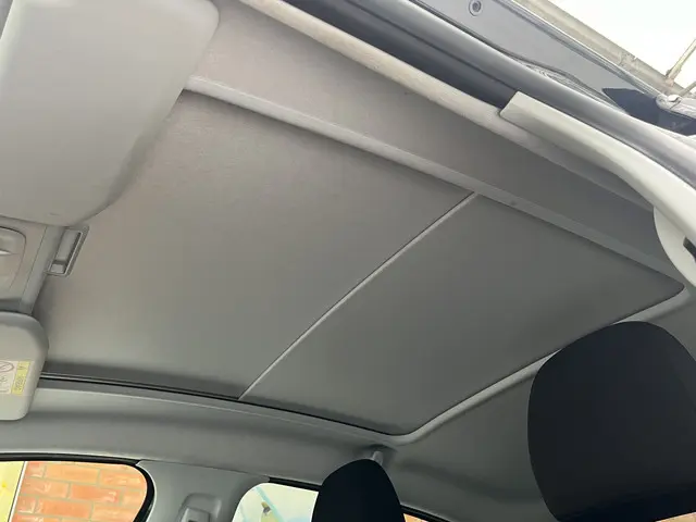 Peugeot 208 PureTech 110 Allure Automaat 2018 Benzine 28