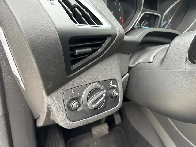 Ford C-MAX 1.5 Titanium 2018 Benzine 21