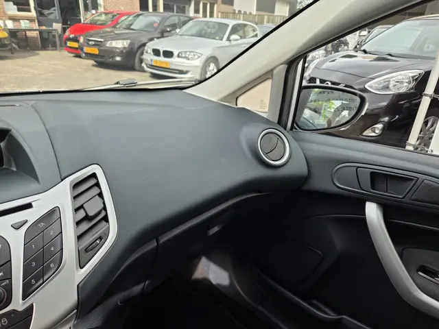 Ford Fiesta 1.25 Limited 2012 Benzine 16