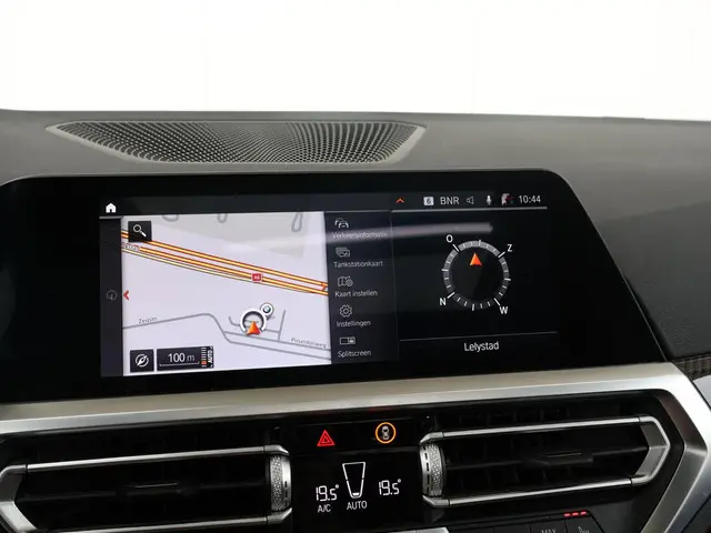 BMW 3 Serie Touring 330i High Executive 2021 Benzine 31