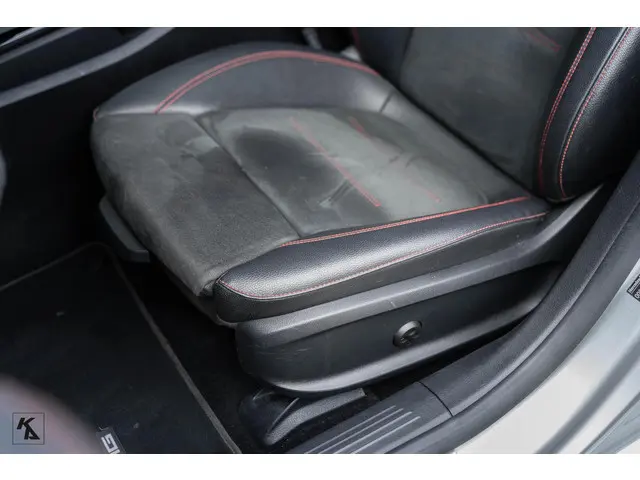 Mercedes-Benz CLA 200 Premium Plus 2020 Benzine 25