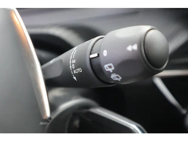 Peugeot 2008 1.2 PT ACTIVE PACK 130PK 2021 Benzine 30