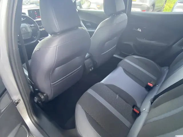 Peugeot 2008 1.2T 130pk Allure 2020 Benzine 10