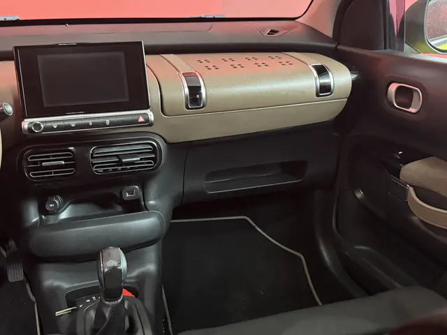 Citroën C4 Cactus 1.2 VTi Feel 2015 Benzine 27