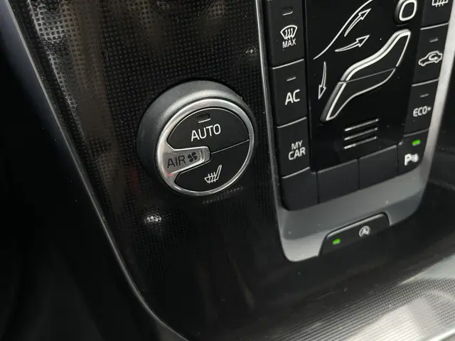 Volvo V40 1.5 T2 Polar+ 2018 Benzine 17