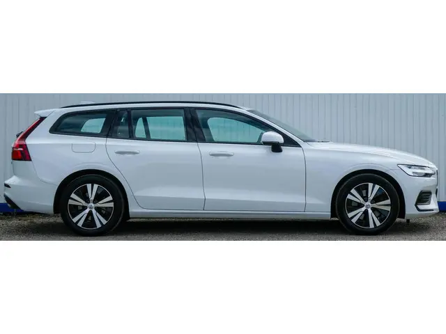 Volvo V60 2.0 B3 Momentum Advantage 2021 Hybride Benzine 5