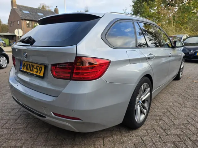BMW 3 Serie Touring 316i Executive Sport 2013 Benzine 6