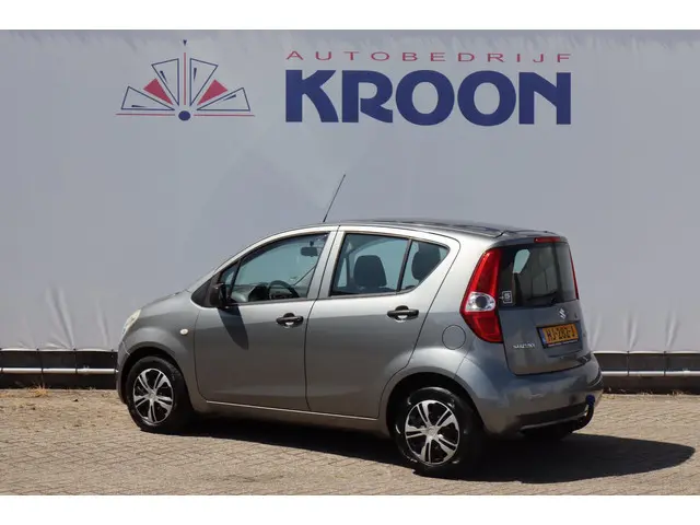 Suzuki Splash 1.0 VVT Base, Trekhaak. 2012 Benzine 3