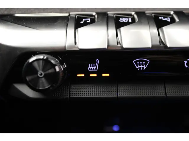 Peugeot 3008 1.2 Hybrid 136 GT 2024 Hybride Benzine 11