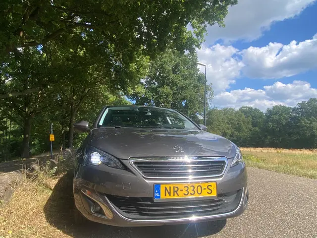 Peugeot 308 SW 1.2 PureTech Allure 2017 Benzine 21