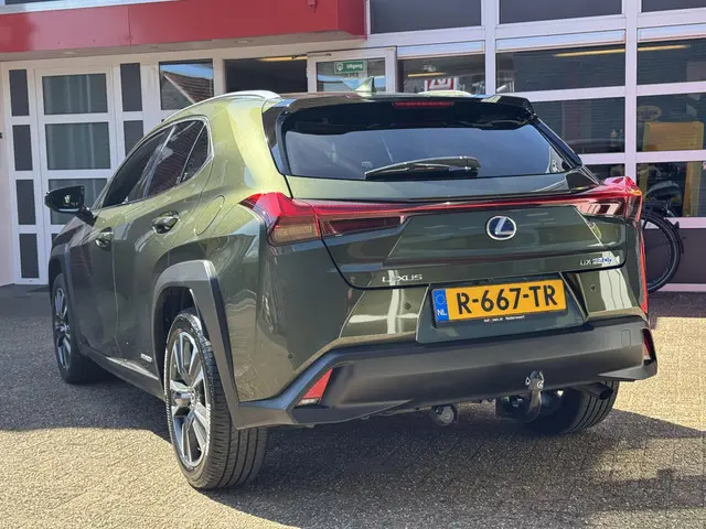 Lexus UX 250h Preference Line 2022 Hybride Benzine 8