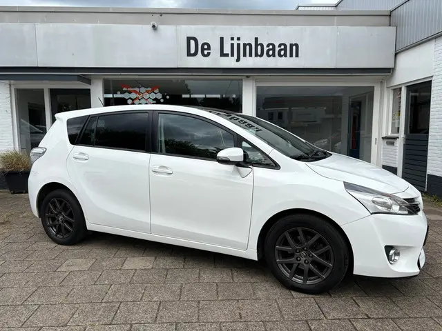 Toyota Verso 1.8 VVT-i Dynamic Business 2015 Benzine 4