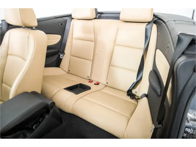 BMW 1 Serie Cabrio 120i High Executive 2012 Benzine 38