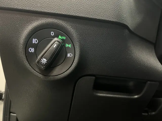 Škoda Karoq 1.0 TSI Business Edition 2019 Benzine 17