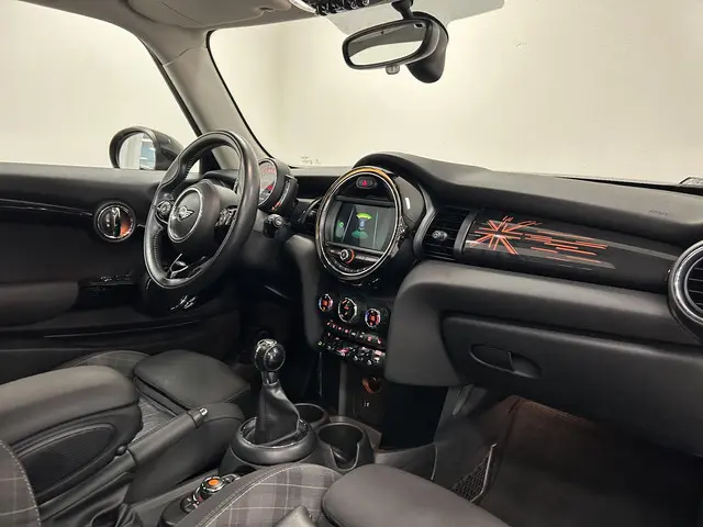 MINI Cooper Mini 1.5 Chili 2018 Benzine 32