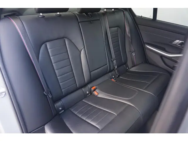 BMW 3 Serie Sedan 320e 2023 Hybride Benzine 10