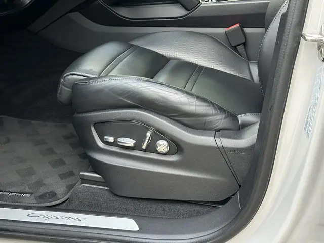 Porsche Cayenne 3.0 E-Hybrid 2021 Hybride Benzine 10