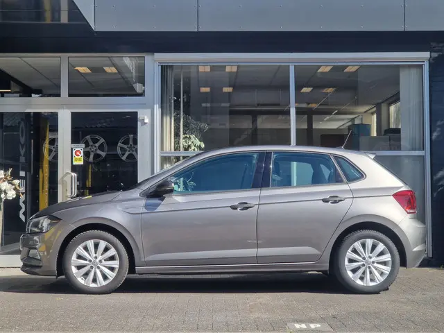 Volkswagen Polo 2