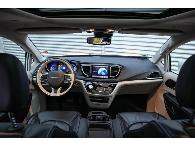 Chrysler Pacifica 3.6 V6 Hybrid 2021 Benzine 2