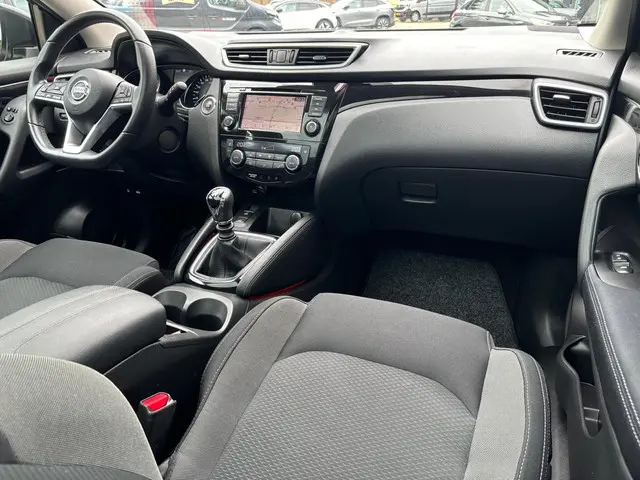 Nissan QASHQAI DIG-T 140 MT Design Edition 2021 Benzine 6