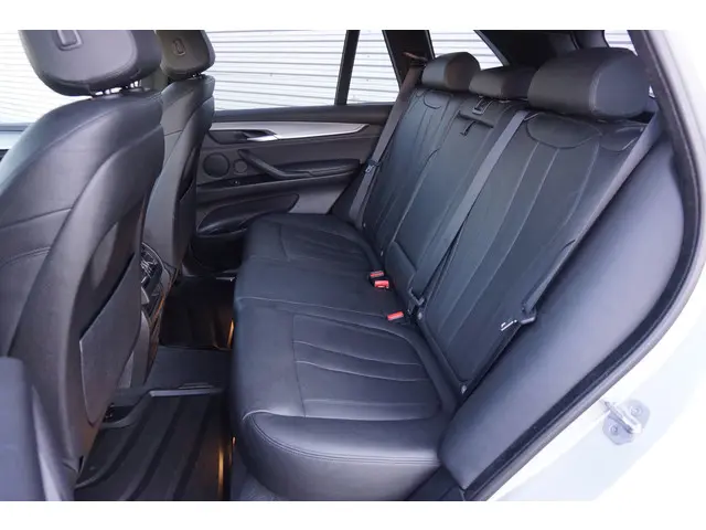 BMW X5 xDrive30d High Executive M Sport 2015 Diesel 12