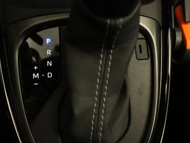 Toyota Aygo X 1.0 VVT-i S-CVT Premium 2024 Benzine 32