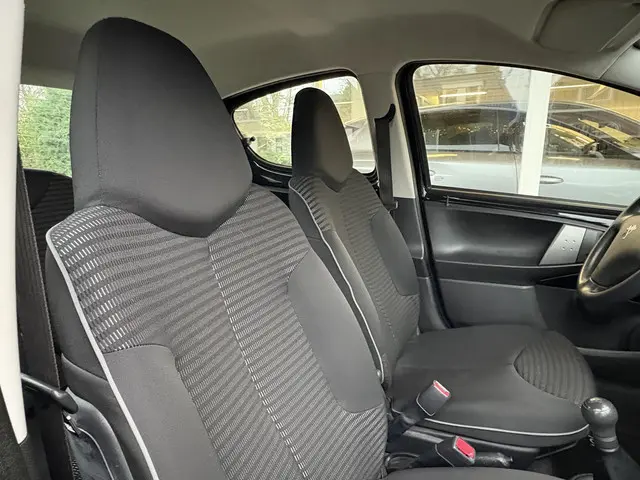 Peugeot 107 1.0 Active 5-drs 2012 Benzine 7