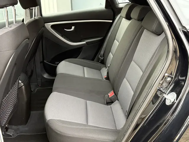 Hyundai i30 1.6 GDI Business Edition 2013 Benzine 11