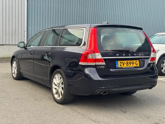 Volvo V70 T5 Summum Automaat 2016 Benzine 8