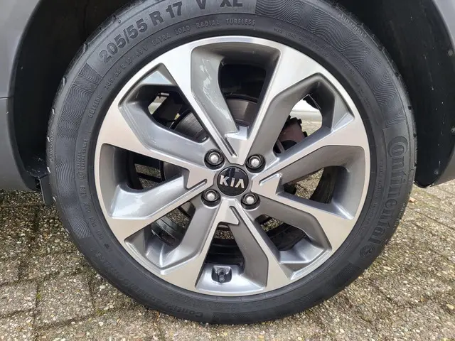 Kia Stonic 1.0 T-GDi DynamicLine 2019 Benzine 6