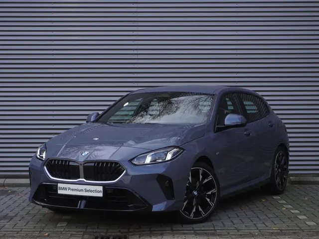 BMW 1 Serie 120 2024 Benzine 33