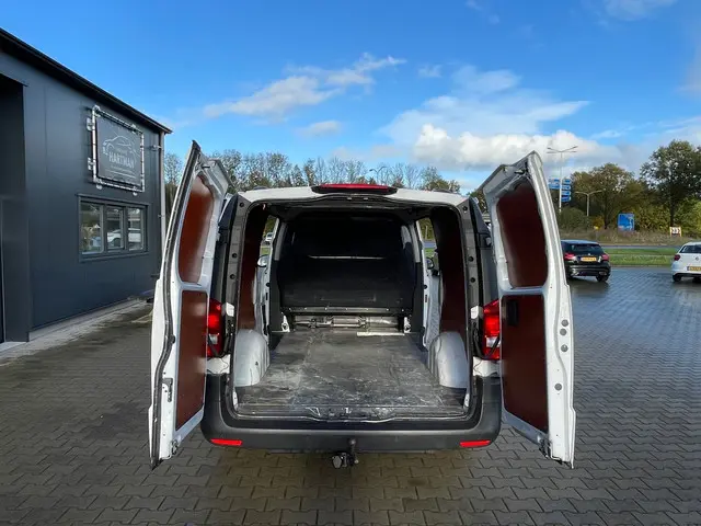 Mercedes-Benz Vito 111 CDI Extra Lang 2017 Diesel 10