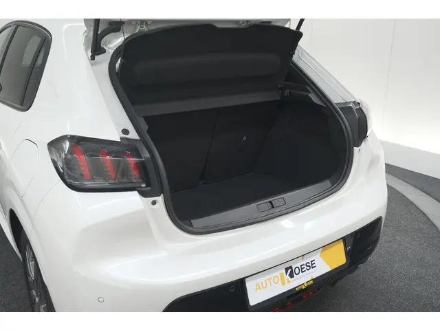 Peugeot 208 PureTech 100 EAT8 Allure Pack 2022 Benzine 59
